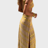 Vestido Confortável com Cut-Out