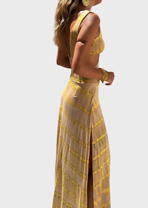 Vestido Confortável com Cut-Out